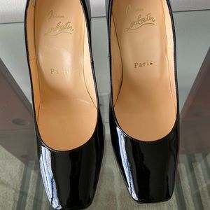 Size 36 christian louboutin black pumps